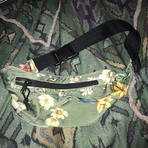 Triangl fanny pack